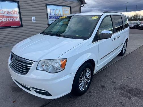 2013 Chrysler Town & Country Touring-L