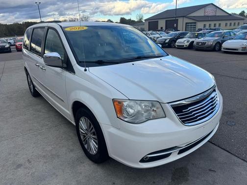 2013 Chrysler Town & Country Touring-L