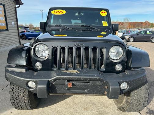 2016 Jeep Wrangler Unlimited Sahara