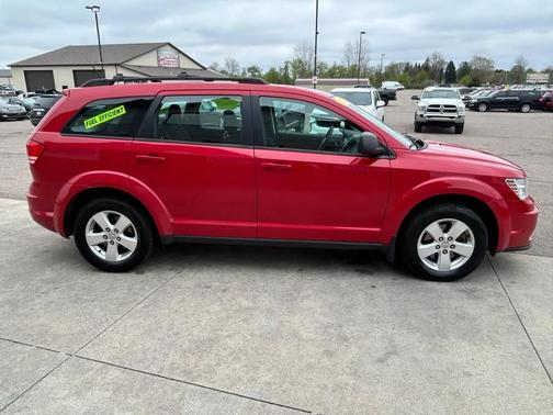 Redline Pearl 2017 Dodge Journey SE