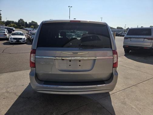 2013 Chrysler Town & Country Touring