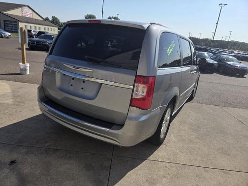 2013 Chrysler Town & Country Touring