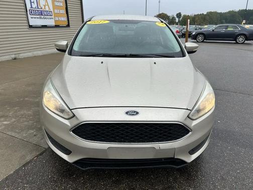 White Gold Metallic 2017 Ford Focus SE