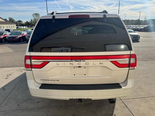 2017 Lincoln Navigator Select