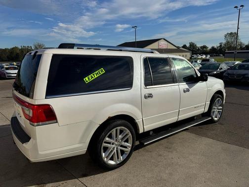 2017 Lincoln Navigator Select