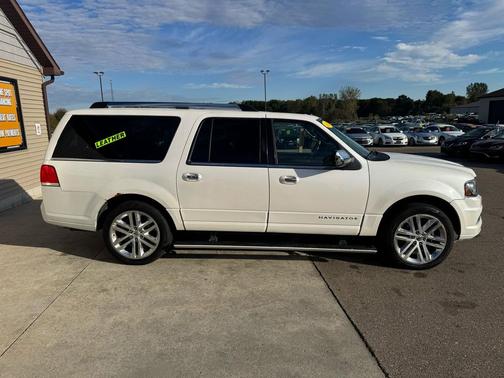 2017 Lincoln Navigator Select