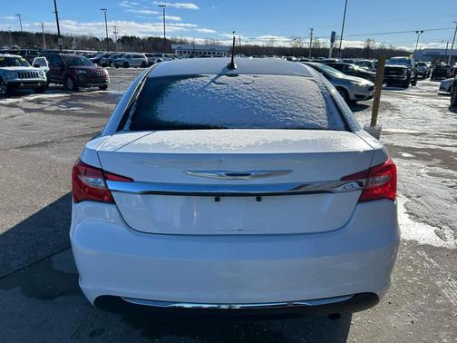 2014 Chrysler 200 LX