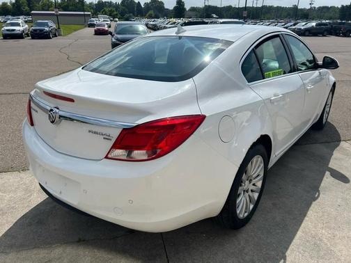 Summit White 2011 Buick Regal CXL
