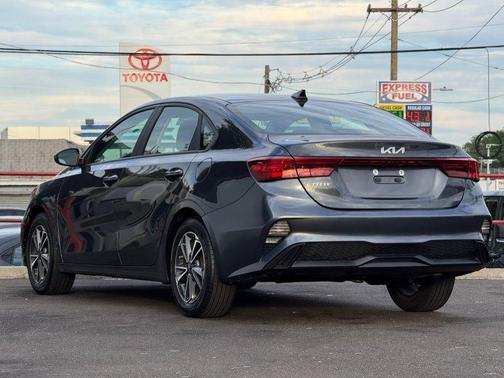 Gravity Gray 2023 Kia Forte LXS