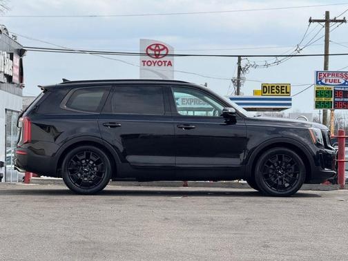 Ebony Black 2022 Kia Telluride SX
