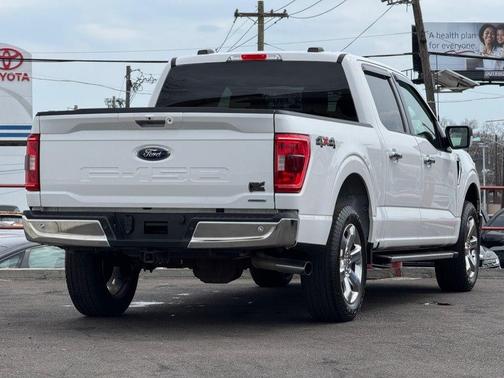 Oxford White 2021 Ford F-150 XLT