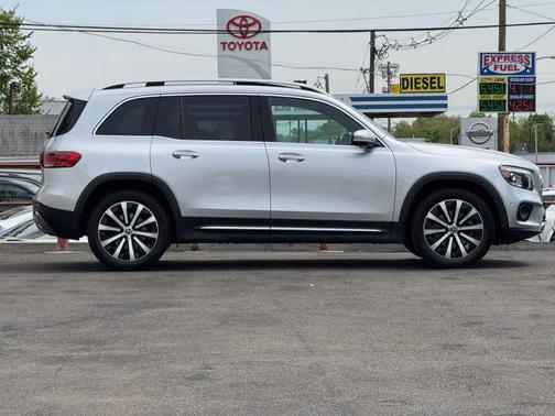 Iridium Silver Metallic 2020 Mercedes-Benz GLB 250 4MATIC