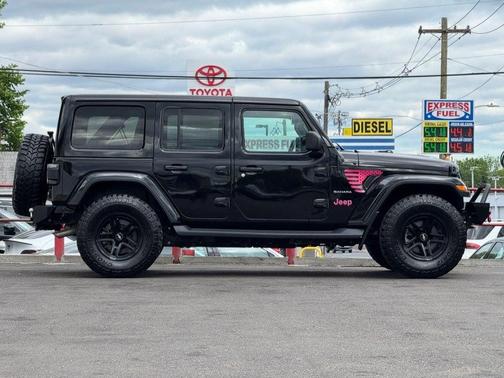Black Clearcoat 2018 Jeep Wrangler Unlimited Sahara