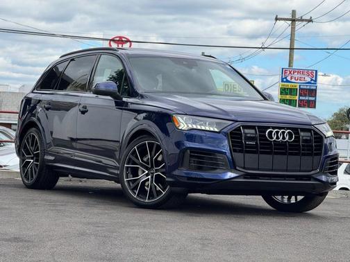 Navarra Blue Metallic 2021 Audi Q7 55 Prestige