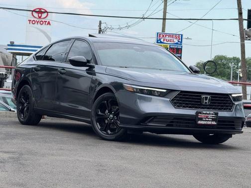Meteorite Gray Metallic 2025 Honda Accord SE