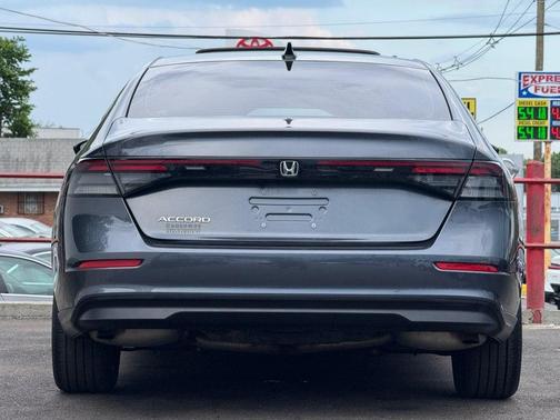 Meteorite Gray Metallic 2025 Honda Accord SE