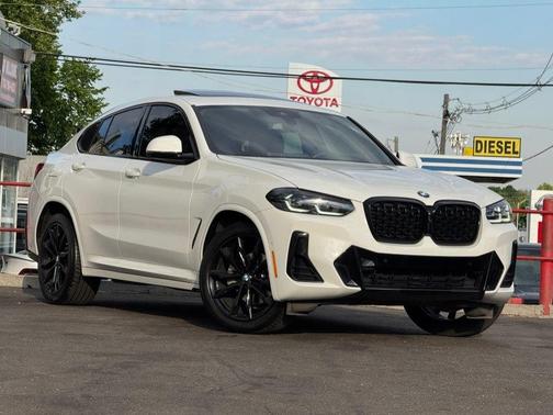 Alpine White 2023 BMW X4 xDrive30i