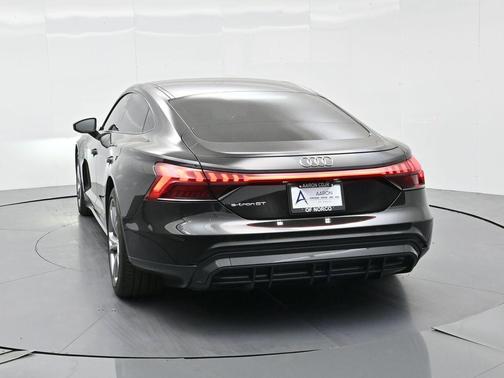 2023 Audi e-tron GT Premium Plus quattro