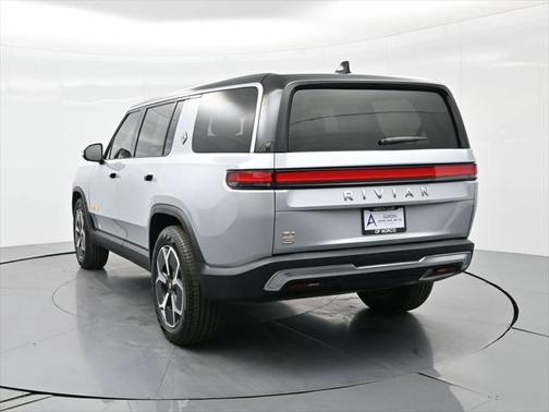 2024 Rivian R1S Adventure Quad Motor Large Pack