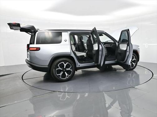2024 Rivian R1S Adventure Quad Motor Large Pack