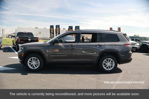 2022 Jeep Grand Cherokee L Laredo