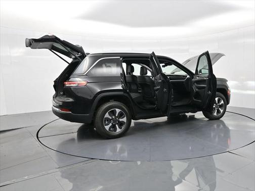2025 Jeep Grand Cherokee 4xe Base