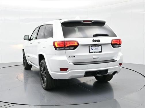 2022 Jeep Grand Cherokee Laredo