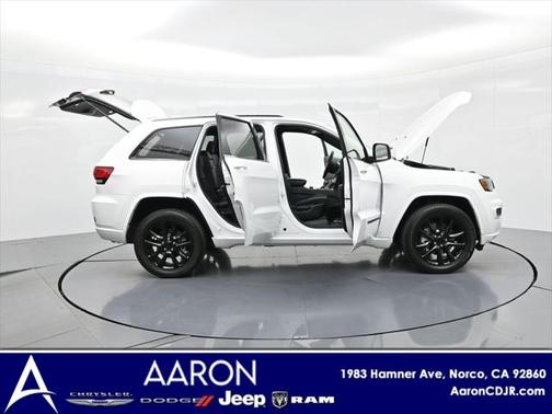 2022 Jeep Grand Cherokee Laredo