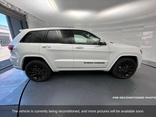 2022 Jeep Grand Cherokee Laredo