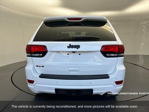 2022 Jeep Grand Cherokee Laredo
