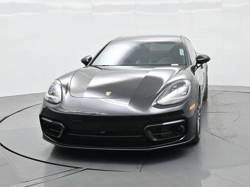 2023 Porsche Panamera Platinum Edition