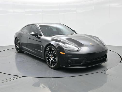 2023 Porsche Panamera Platinum Edition