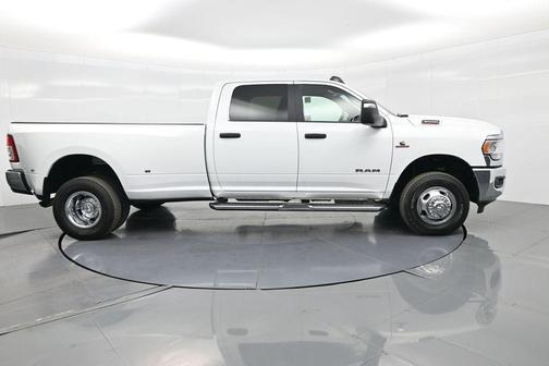 2024 RAM 3500 Big Horn Crew Cab 4x4 8' Box