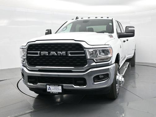 2024 RAM 3500 Big Horn Crew Cab 4x4 8' Box