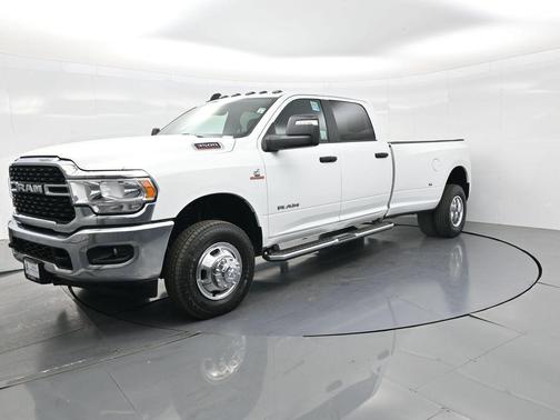 2024 RAM 3500 Big Horn Crew Cab 4x4 8' Box