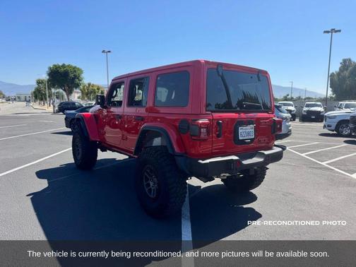 Firecracker Red Clearcoat 2022 Jeep Wrangler Unlimited Rubicon 392