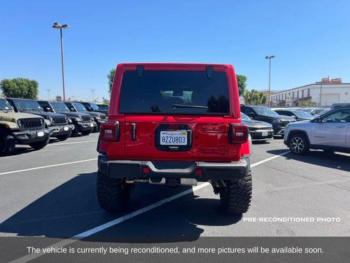 Firecracker Red Clearcoat 2022 Jeep Wrangler Unlimited Rubicon 392