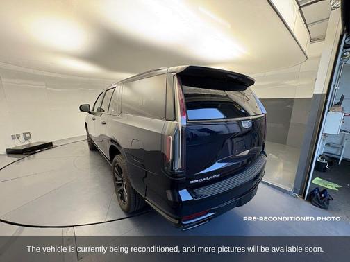 2023 Cadillac Escalade ESV Sport Platinum