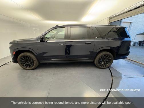 2023 Cadillac Escalade ESV Sport Platinum