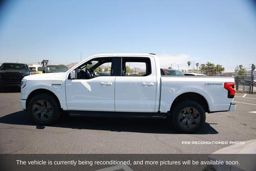 Oxford White 2023 Ford F-150 Lightning LARIAT