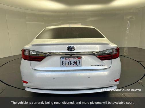 2018 Lexus ES 300h Base