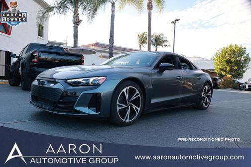 Daytona Gray Pearl Effect 2023 Audi e-tron GT Premium Plus quattro