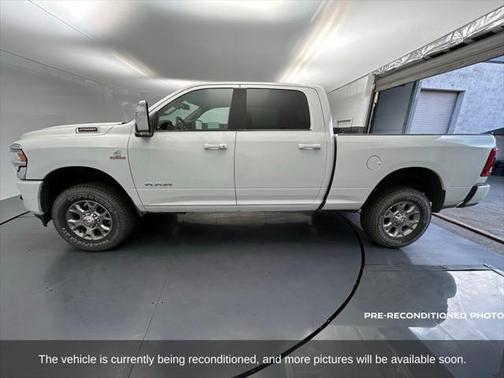 2024 RAM 2500 Laramie Crew Cab 4x4 6'4' Box