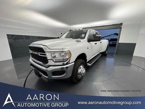 2024 RAM 3500 Tradesman Crew Cab 4x4 8' Box