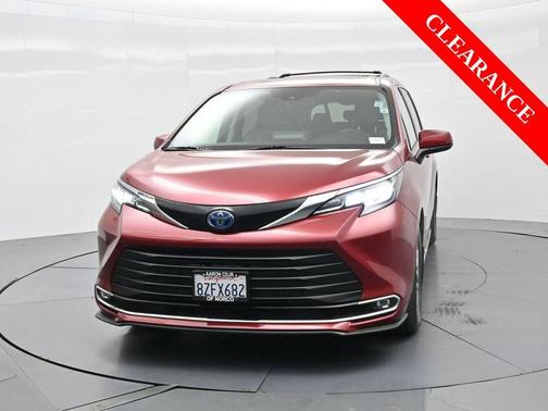 2022 Toyota Sienna XLE