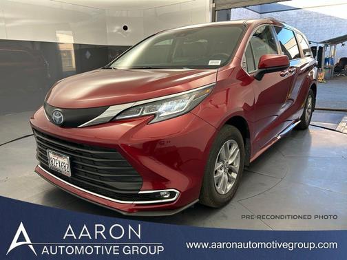 2022 Toyota Sienna XLE