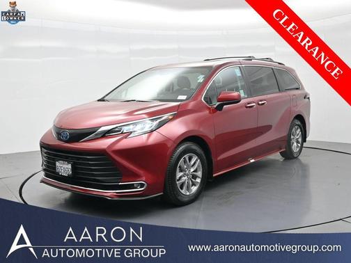 2022 Toyota Sienna XLE