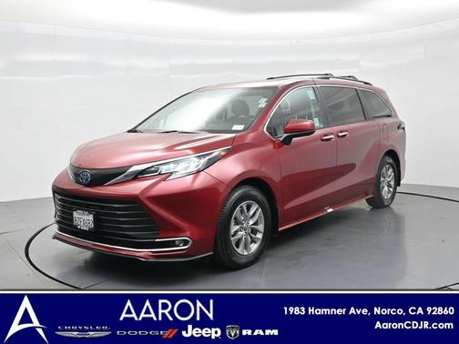 2022 Toyota Sienna XLE
