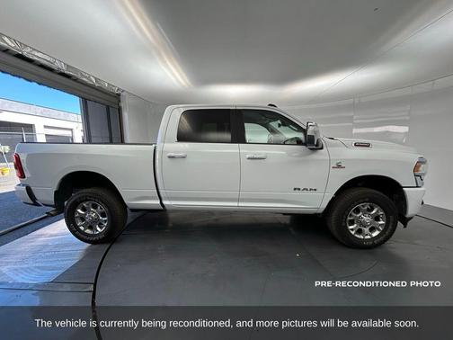 2024 RAM 2500 Laramie Crew Cab 4x4 6'4' Box