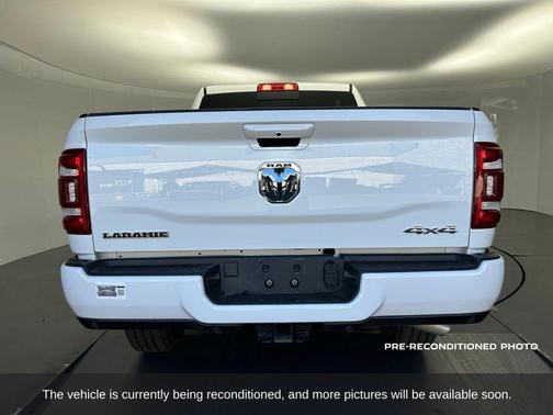 2024 RAM 2500 Laramie Crew Cab 4x4 6'4' Box